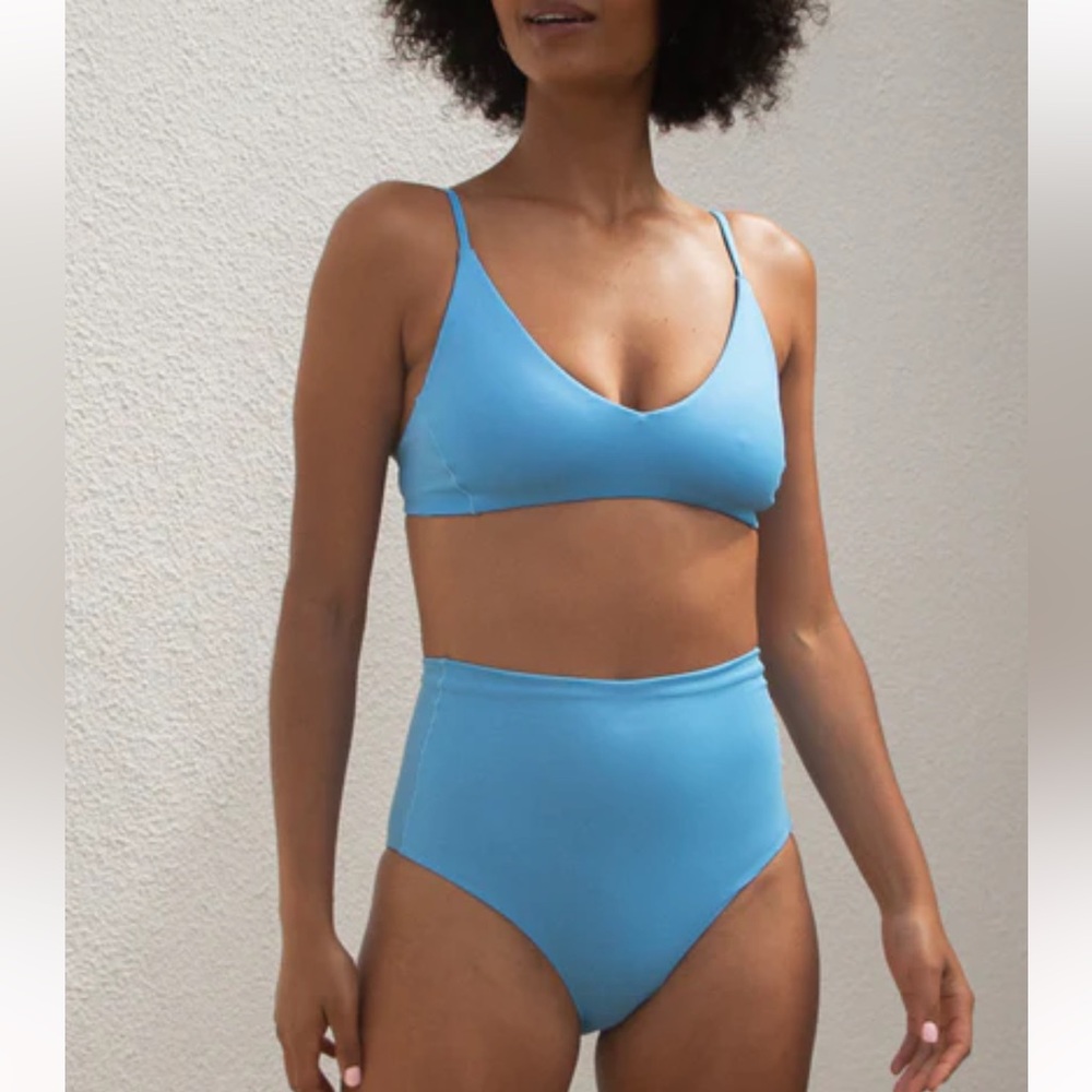 Left on Friday swimsuit. Hi Tide Bottoms & Sunday Top. NWOT.